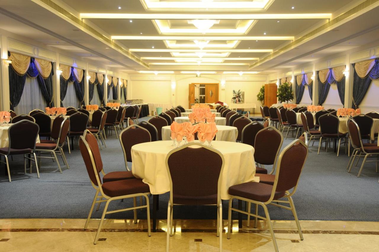מוסקט Johny International Hotel מראה חיצוני תמונה