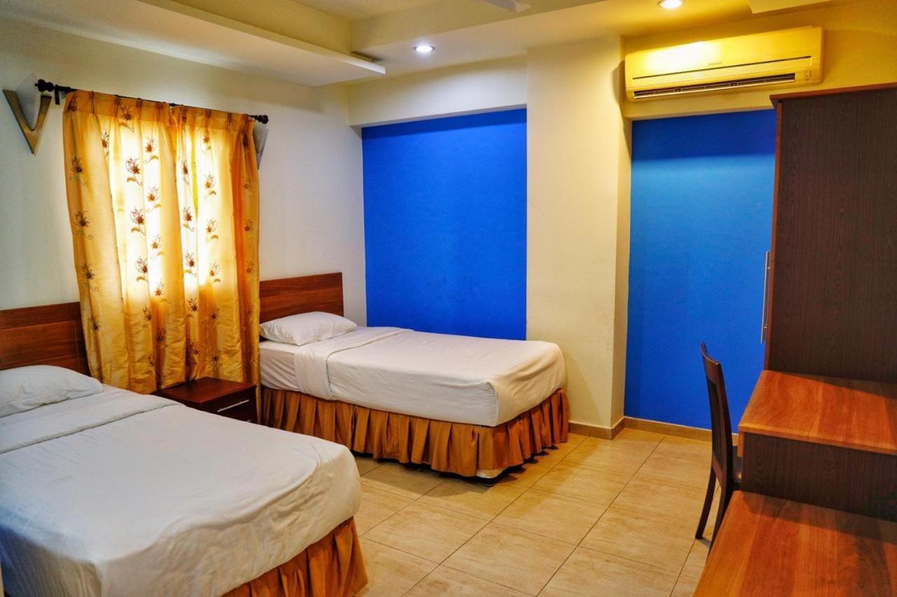 מוסקט Johny International Hotel מראה חיצוני תמונה