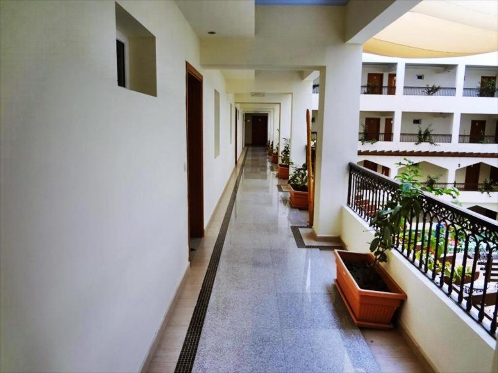מוסקט Johny International Hotel מראה חיצוני תמונה