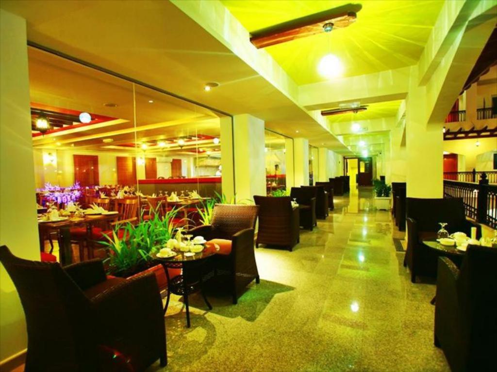 מוסקט Johny International Hotel מראה חיצוני תמונה