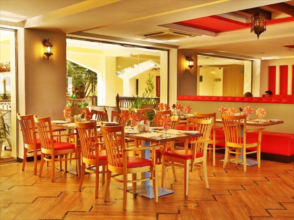 מוסקט Johny International Hotel מראה חיצוני תמונה