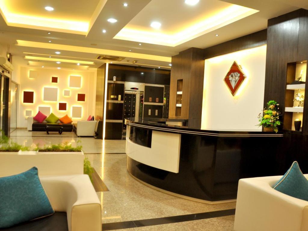 מוסקט Johny International Hotel מראה חיצוני תמונה